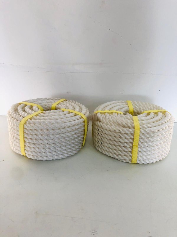 Dos Rollos de Cuerda de Nylon (30 m aprox) - imagen 1