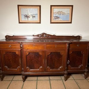 Lote anterior: Aparador Antiguo Estilo Inglés en Madera Noble