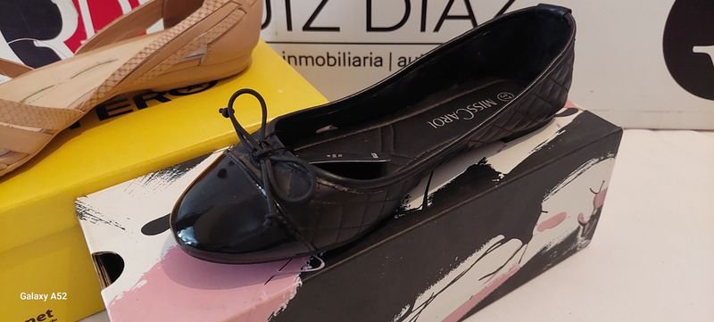Zapatillas de cuero en caja - imagen 3