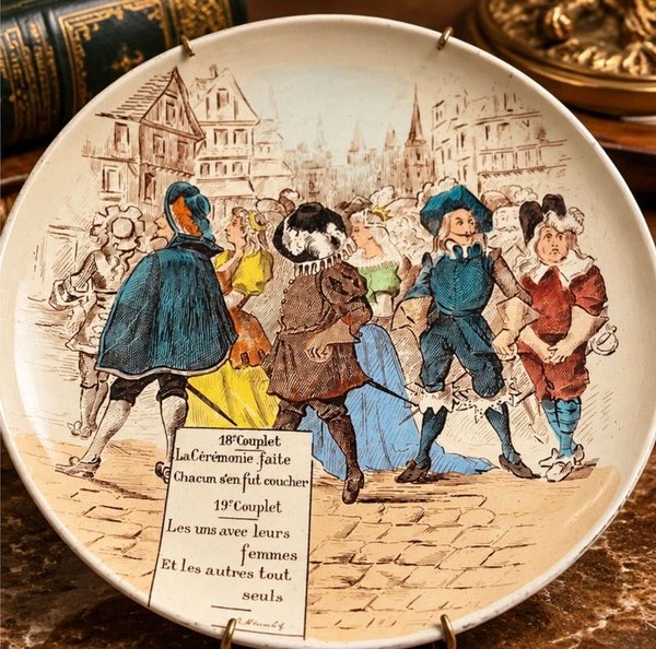 Antiguo Plato Francés de Cerámica Artística con Escena Costumbrista - imagen 1