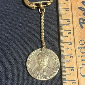 Llavero con Medalla de Aparicio Saravia y Escudo Nacional - imagen 2