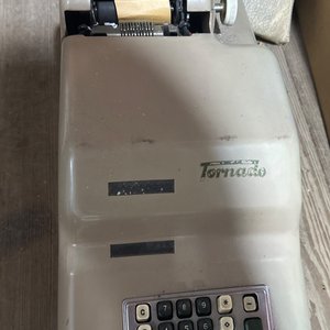 Lote siguiente: Sumadora 