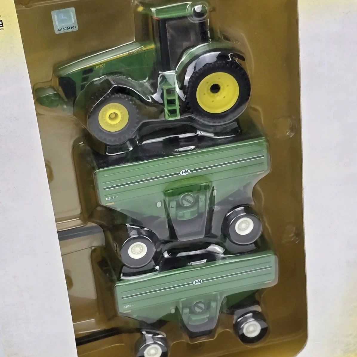 John Deere 8130 Tractor en Escala 1:64 - imagen 4