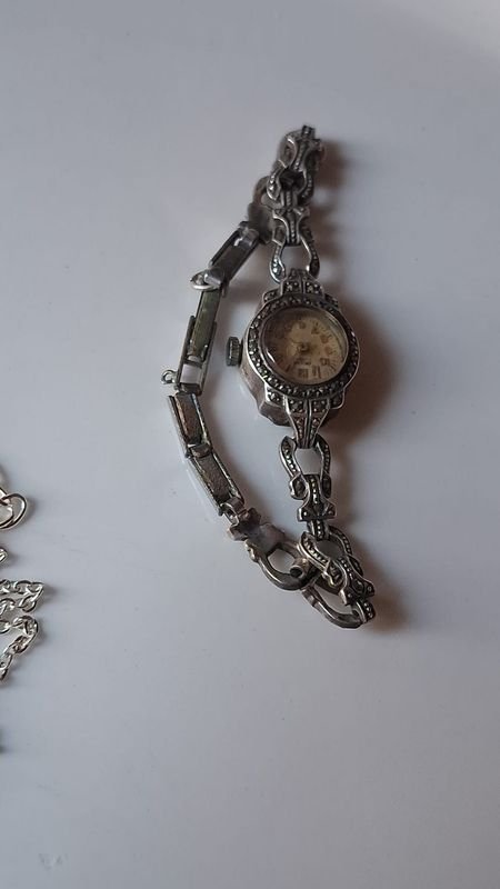 Reloj de plata antiguo con marquesitas, no funciona - imagen 3