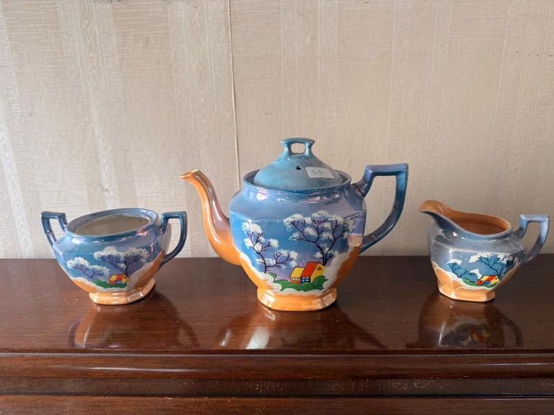 Juego de Té de Porcelana Esmaltada con Escena Rural