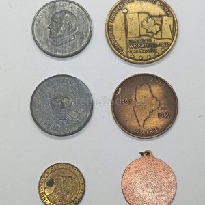 Lote de Monedas y Medallas Coleccionables - imagen 2
