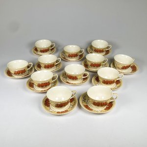 Lote siguiente: Doce tazas de te loza inglesa, con sus 12 platos
