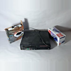 Lote anterior: Videocasetera JVC, Cocinilla Eléctrica Telesonic y Plancha Cuori con Caja