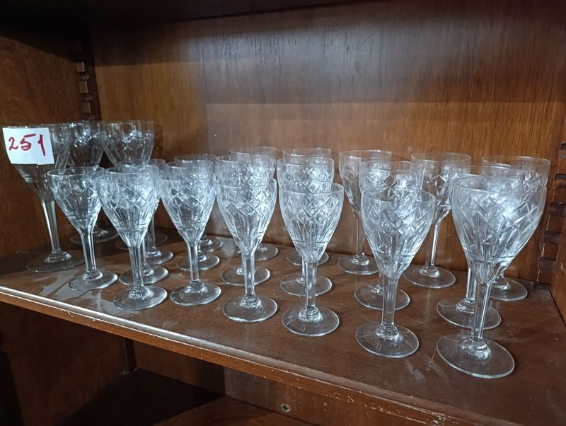Lote de 23 Copas de Cristal Tallado