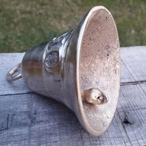 Campana Antigua de Bronce con Inscripción - imagen 2
