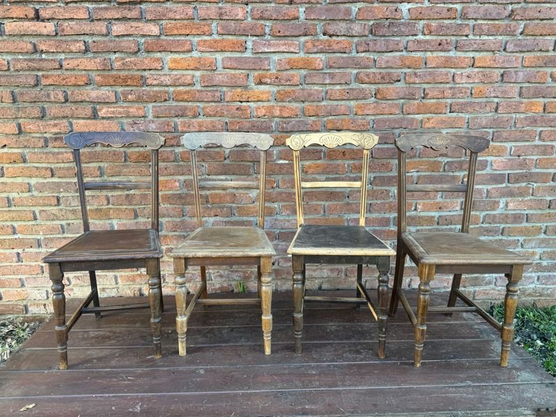 Lote de 4 Sillas de Madera Antiguas