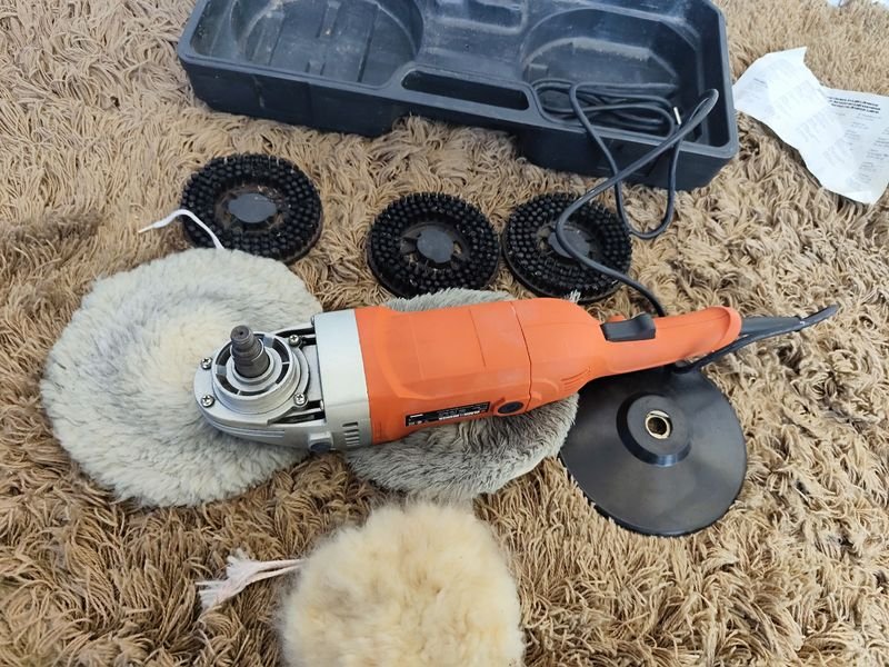 Pulidora BLACK & DECKER Modelo WP1300 de 7 pulgadas con accesorios - imagen 6