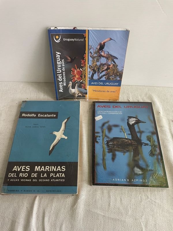 Lote de Libros: Aves del Uruguay y Marinas