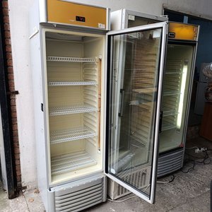 Heladera Exhibidora Vertical Cuder con Puerta de Vidrio Templado - imagen 4