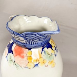 Jarra Boutique Decorada en Azul con Motivos Florales - imagen 3