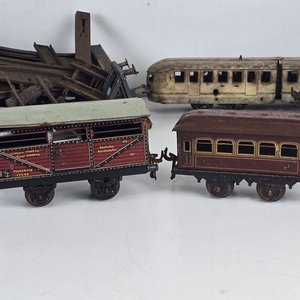 Tren de Juguete Antiguo con Vagones y Rieles Alemanes - imagen 7