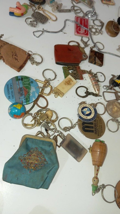 Colección de llaveros antiguos y variados - imagen 5