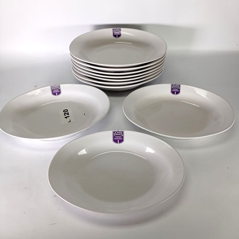 Lote siguiente: Bandejas de porcelana Olmos con logo de La Casa Violeta