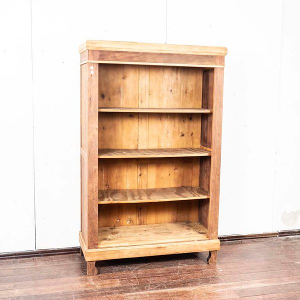 Librería en nogal, SIN lustre. Clavitos a la vista. - imagen 1