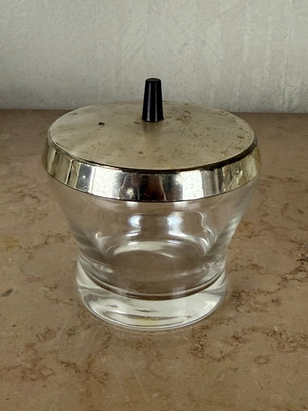 Recipientes de vidrio con tapa - Accesorios para el hogar - imagen 1