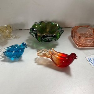 Lote de 5 Adornos de Vidrio: 2 Ceniceros y 3 Pájaros - imagen 2