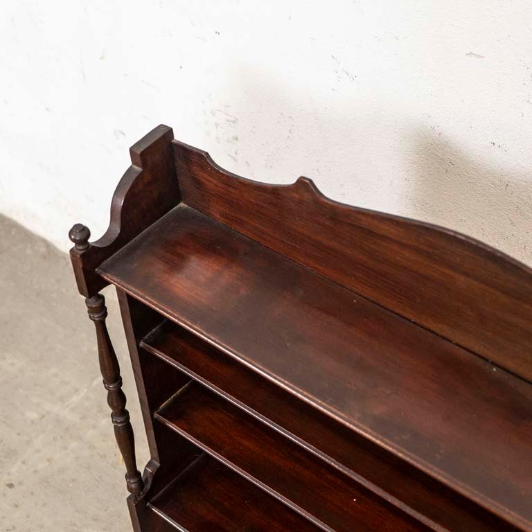 Repisa de madera con diseño antiguo - imagen 2