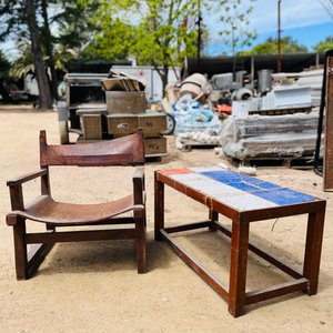 Lote anterior: Butaca de Cuero y Madera con Mesa Ratona Mosaico