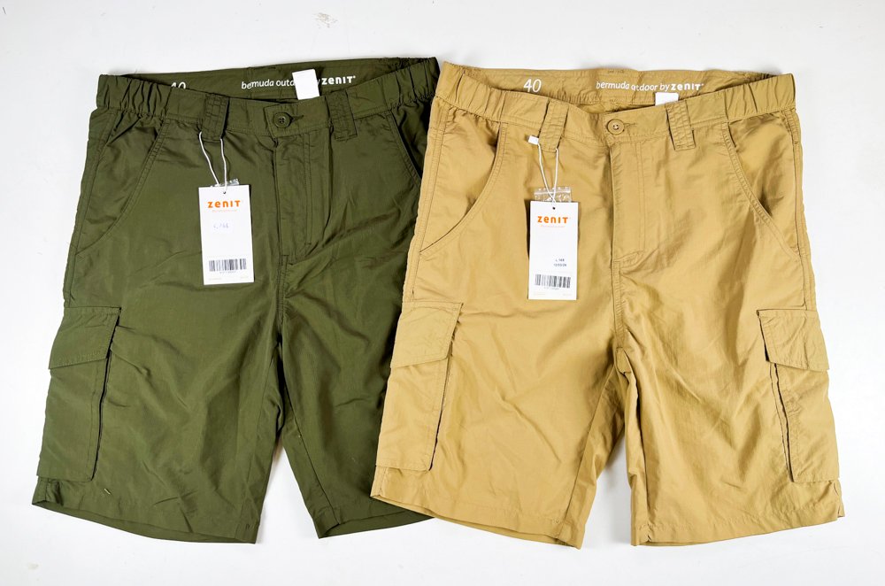 Lote siguiente: Dos pares de shorts Zenit, color Beige y Oliva