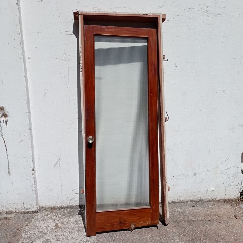 Puerta antigua de madera con ventanas y marcos - imagen 7