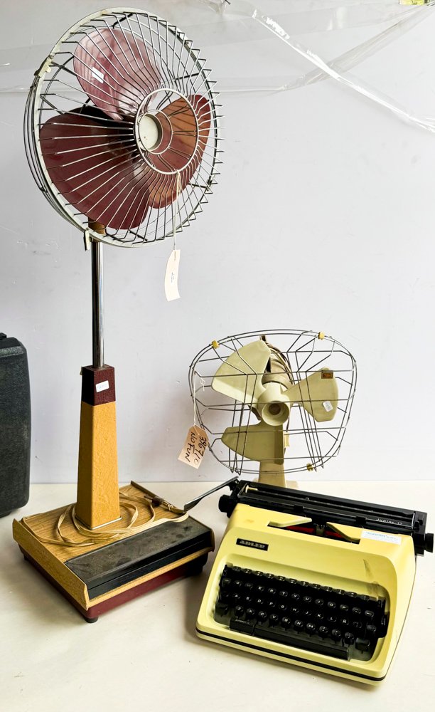 Lote anterior: Máquina de escribir y ventiladores vintage