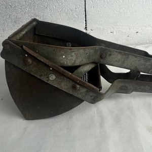 Lote siguiente: Puretera Antigua de Chapa