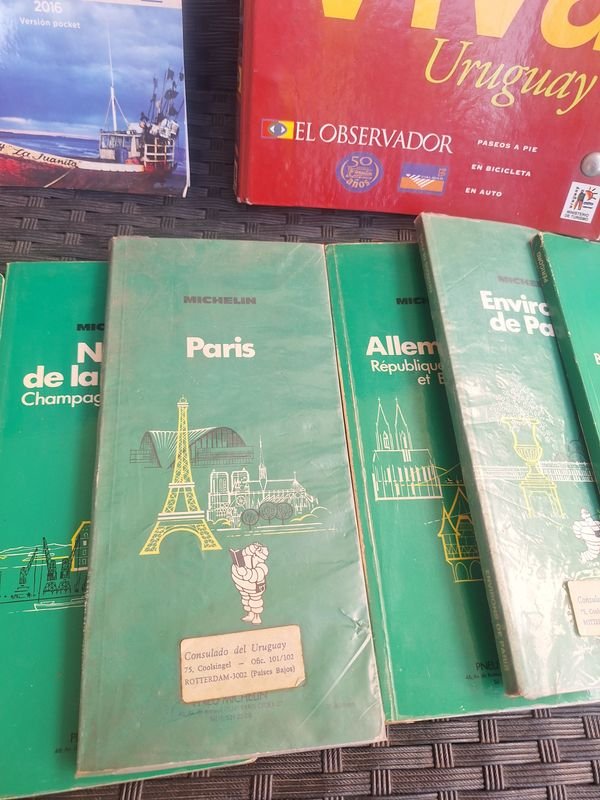 Guías de viajes en papel, incluyendo Michelin y Europa - imagen 3