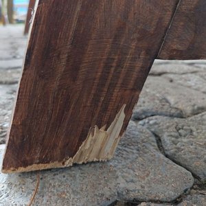 Mesa de Barbacoa Estilo Rustico de Madera Maciza - De Gran Porte con Patas Robustas Dispuestas en Ángulo y Un Travesao de Tirante  - Medidas 209 cm x 131 cm x 83 cm Alto - imagen 11