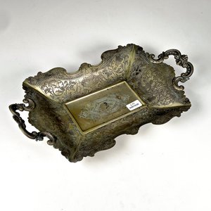 Centro de Plata Cincelada con Asas y Diseño Floral - imagen 1