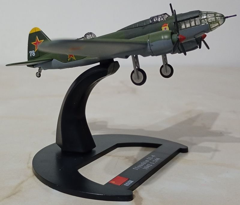 Modelo a escala de avión soviético Ilyushin IL-4 de la Segunda Guerra Mundial - imagen 2