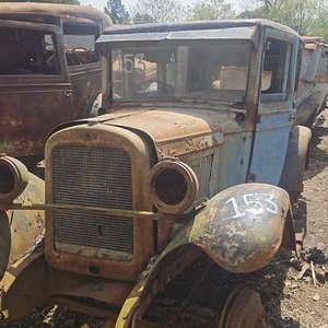 Lote siguiente: Chevrolet 1927 Cuatro Puertas - Auto Antiguo para Restaurar
