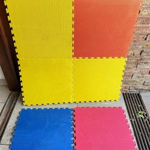 Lote siguiente: Alfombra de Goma Eva Interlock - 6 Piezas de 48x48 cm