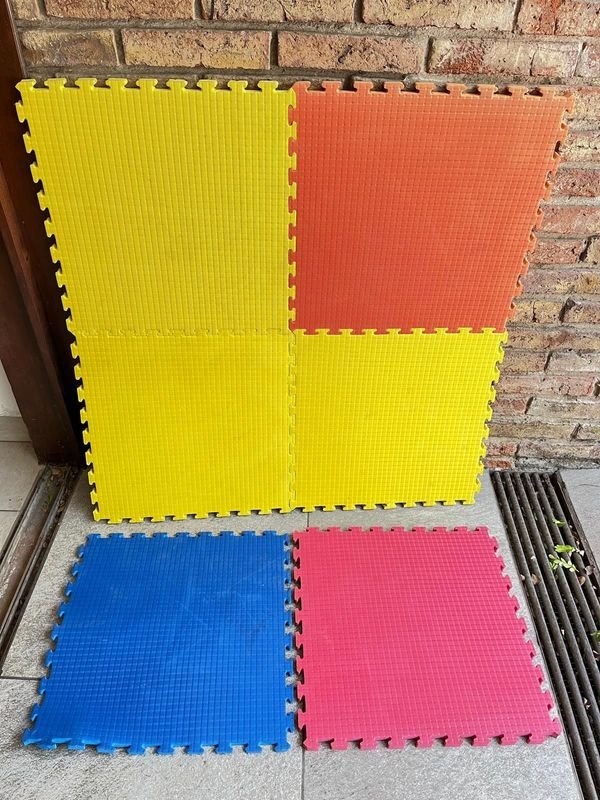 Alfombra de Goma Eva Interlock - 6 Piezas de 48x48 cm