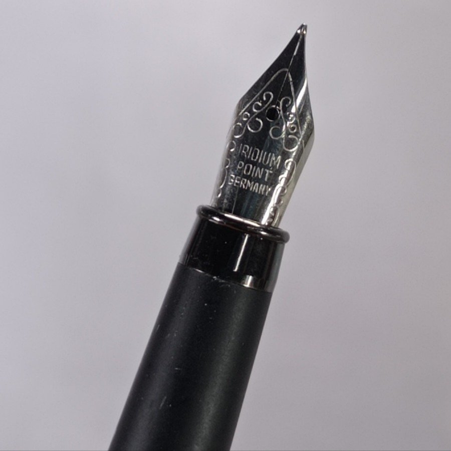 Tres piezas de escritura de la marca Crown: bolígrafo, lápiz mecánico y pluma - imagen 4