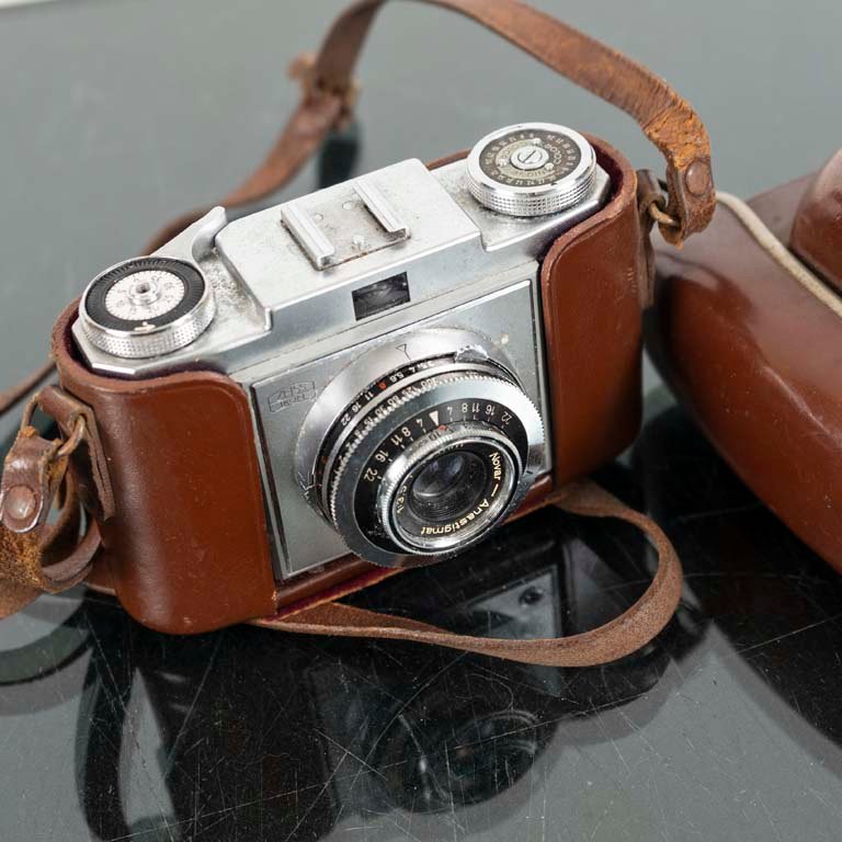 Cámara Zeiss Ikon Contina con estuche - Equipos electrónicos - imagen 2