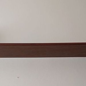 Dos Estantes de Pared de Madera Oscura con Soportes Laterales - imagen 4