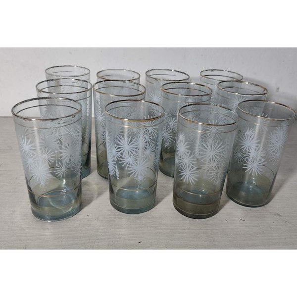 Set de 12 Vasos Tallados con Borde Dorado
