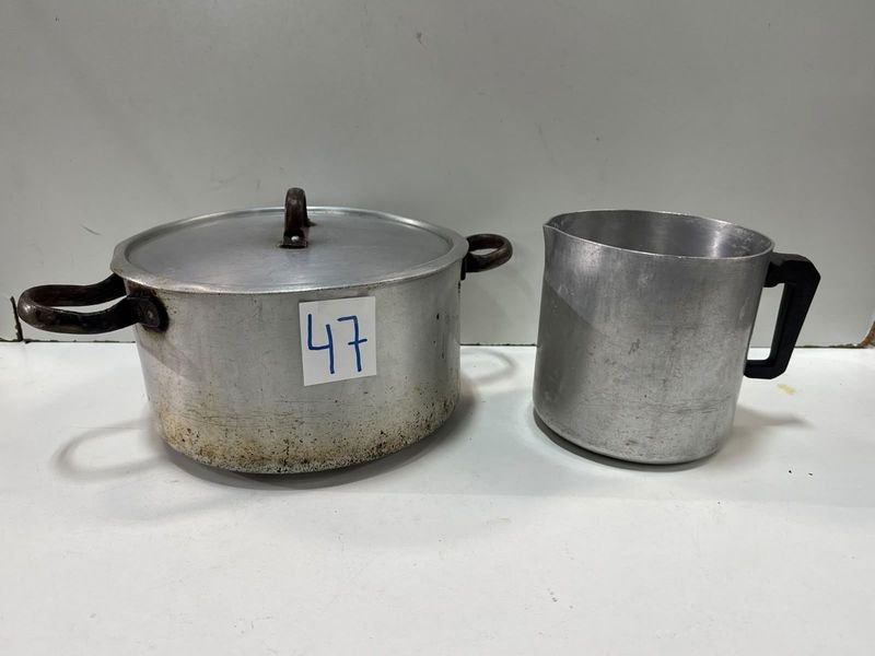 Olla y Lechera de Aluminio Usadas