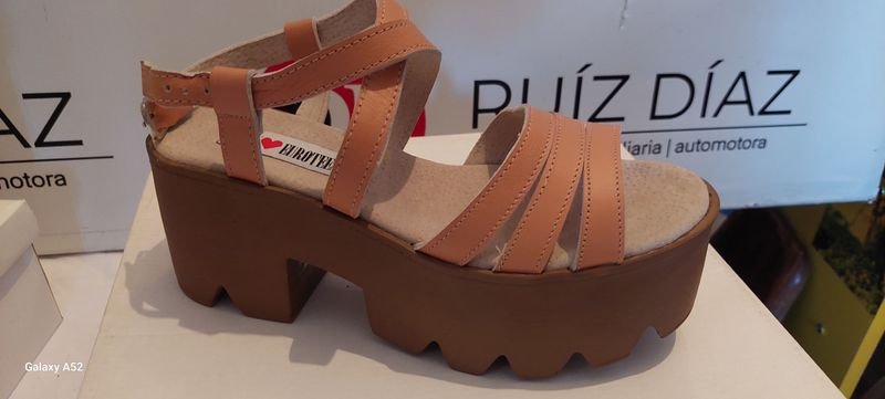 Zapatos de cuero talla 36 en buen estado - imagen 2