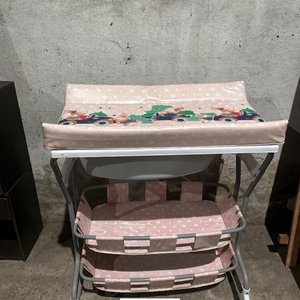 Lote siguiente: Cambiador y Bañera para Bebé con Estantes