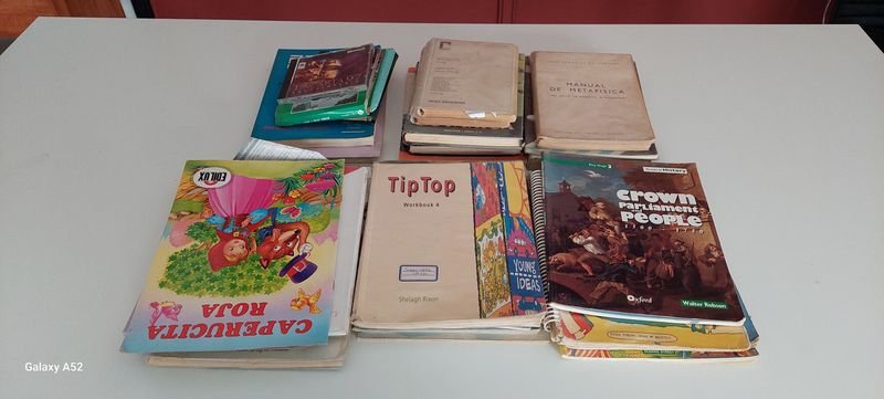 Lote anterior: Lote de libros y materiales