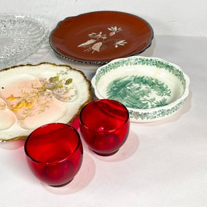 Set de 7 Piezas: Centro de Vidrio, Platos Variados y Recipiente Rojo - imagen 2