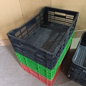 Lote de 7 Cajones Plásticos Apilables de Colores - imagen 3
