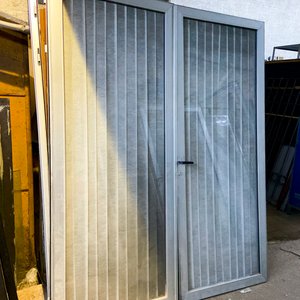 Portón de Aluminio y Vidrio con Dos Hojas - 222 x 181 cm - imagen 2
