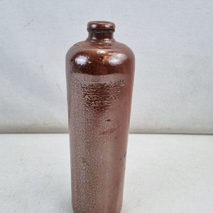 Lote anterior: Botella Antigua de Gres Esmaltado Erven Lucas Bols Amsterdam 1 Litro